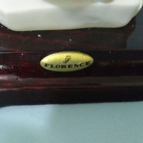 Giuseppe Armani Collectable Figurine - Picture 2 of 8